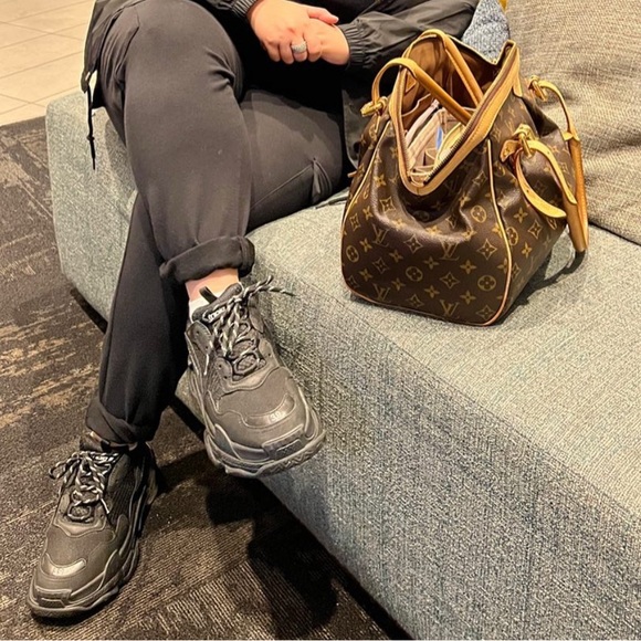 MUST GO: LOUIS VUITTON Monogram Tivoli GM - Picture 2 of 8